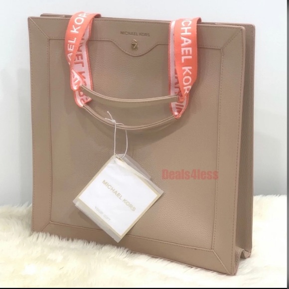 Michael Kors Tote Michael Kors Tote - Picture 2 of 7